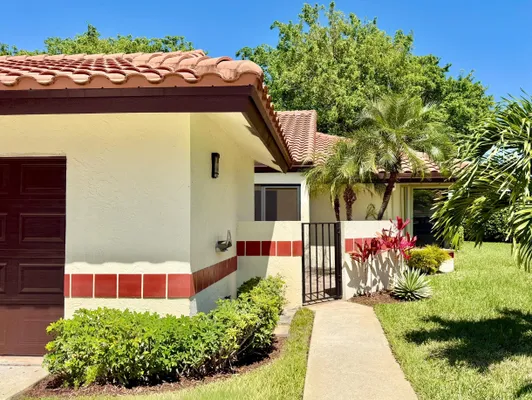 Property Slideshow image 2 of 59 | 5317 fig palm way b, Boynton Beach, FL, 33437
