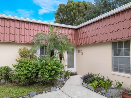 Property Slideshow image 2 of 40 | 857 worcester ln b, Lake Worth, FL, 33467