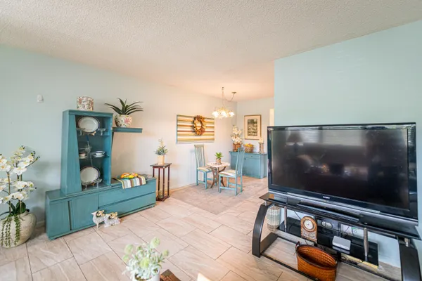 Property Slideshow image 2 of 16 | 2905 victoria pl, Coconut Creek, FL, 33066