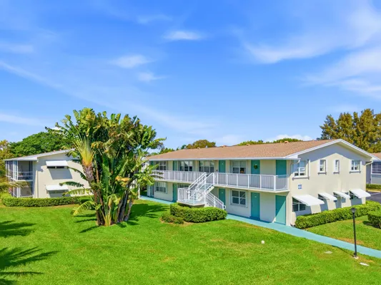 Property Slideshow image 2 of 41 | 480 horizon w, Boynton Beach, FL, 33435