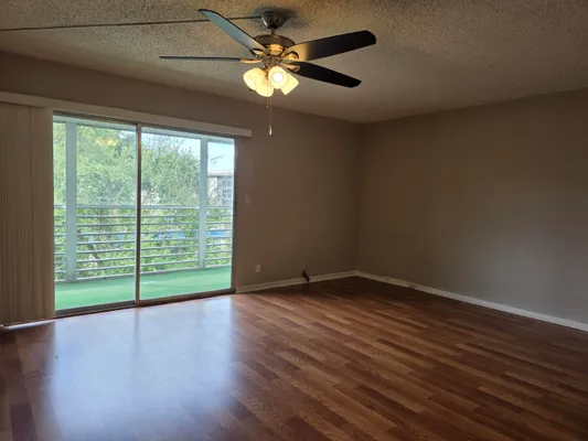 Property Slideshow image 3 of 21 | 2301 lucaya ln e3, Coconut Creek, FL, 33066