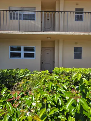 Property Slideshow image 2 of 25 | 3755 via poinciana 108, Lake Worth, FL, 33467