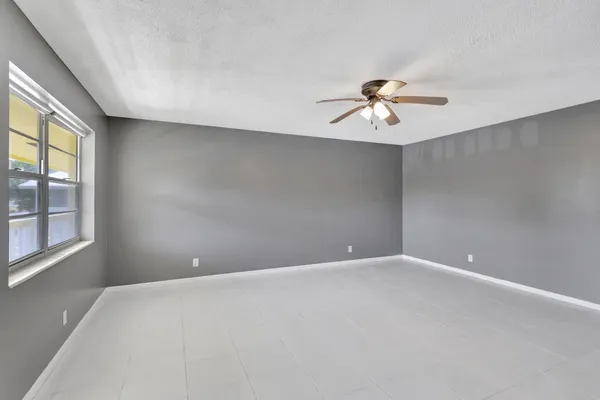 Property Slideshow image 3 of 32 | 110 e sheffield e, West Palm Beach, FL, 33417