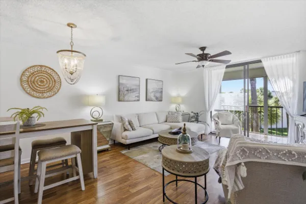 Property Slideshow image 2 of 48 | 5370 las verdes cir 303, Delray Beach, FL, 33484
