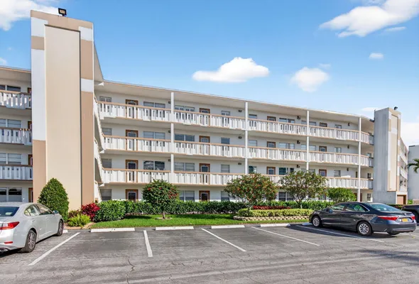 Property Slideshow image 2 of 98 | 1017 cornwall, Boca Raton, FL, 33434