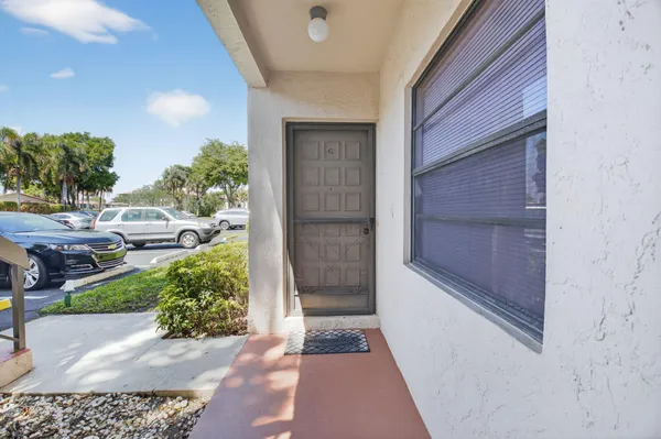 Property Slideshow image 3 of 31 | 21656 juego cir 23g, Boca Raton, FL, 33433
