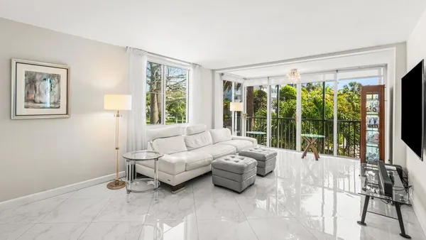 Property Slideshow image 3 of 29 | 2010 s federal hwy 201, Boynton Beach, FL, 33435