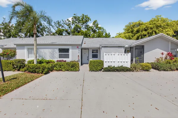 Property Slideshow image 2 of 67 | 8901 windtree st, Boca Raton, FL, 33496