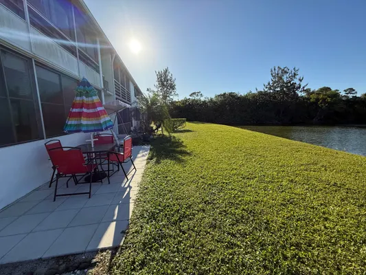 Property Slideshow image 2 of 19 | 81 camden dr d, West Palm Beach, FL, 33417