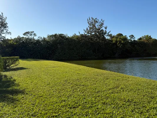 Property Slideshow image 3 of 19 | 81 camden dr d, West Palm Beach, FL, 33417