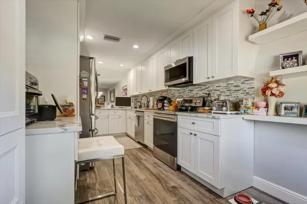 Property Slideshow image 3 of 24 | 34 w stratford ln ln d, Boynton Beach, FL, 33436