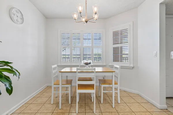 Property Slideshow image 3 of 39 | 1000 sw 125th ave 211, Pembroke Pines, FL, 33027