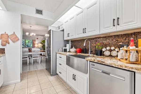 Property Slideshow image 3 of 45 | 1000 sw 125th ave 211, Pembroke Pines, FL, 33027