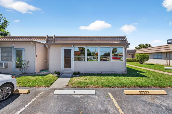 Property Slideshow image 2 of 37 | 225 seville blvd j, Delray Beach, FL, 33446