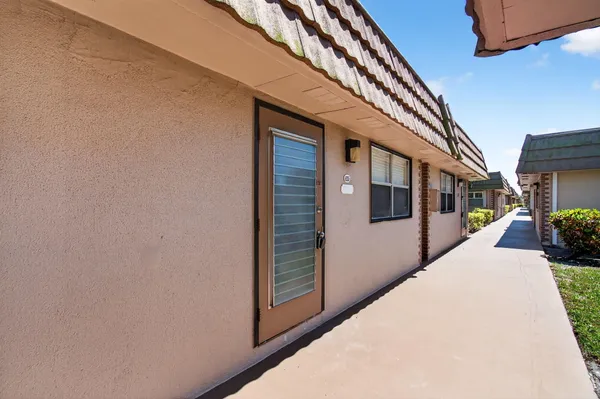 Property Slideshow image 3 of 37 | 225 seville blvd j, Delray Beach, FL, 33446