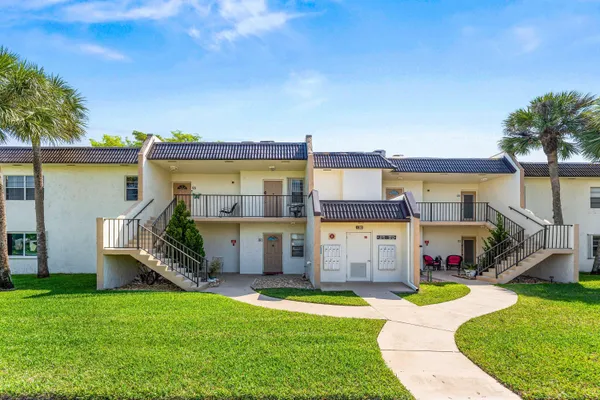 Property Slideshow image 2 of 55 | 130 lake meryl dr 228, West Palm Beach, FL, 33411