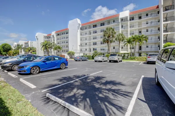 Property Slideshow image 2 of 50 | 3595 birdie dr 601, Lake Worth, FL, 33467