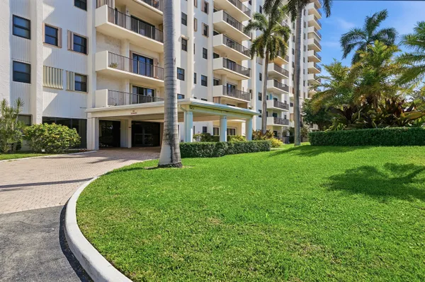 Property Slideshow image 3 of 53 | 1201 s ocean dr 506s, Hollywood, FL, 33019