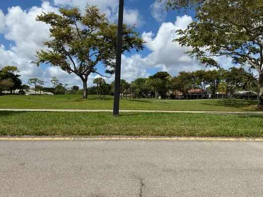 Property Slideshow image 3 of 19 | 35 brentwood dr, Boynton Beach, FL, 33436