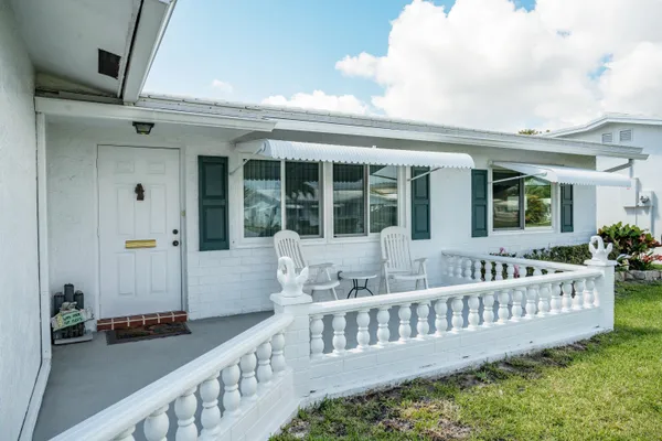 Property Slideshow image 2 of 33 | 2028 sw 19th ave, Boynton Beach, FL, 33426