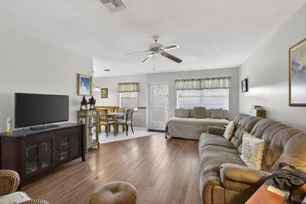 Property Slideshow image 3 of 35 | 272 bedford, West Palm Beach, FL, 33417