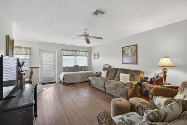 Property Slideshow image 2 of 35 | 272 bedford, West Palm Beach, FL, 33417