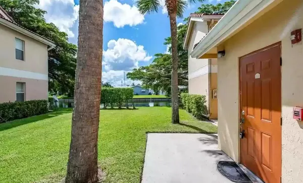 Property Slideshow image 3 of 15 | 7630 westwood dr, Tamarac, FL, 33321