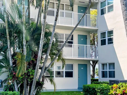 Property Slideshow image 3 of 52 | 230 horizons e 205, Boynton Beach, FL, 33435