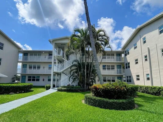 Property Slideshow image 2 of 52 | 230 horizons e 205, Boynton Beach, FL, 33435