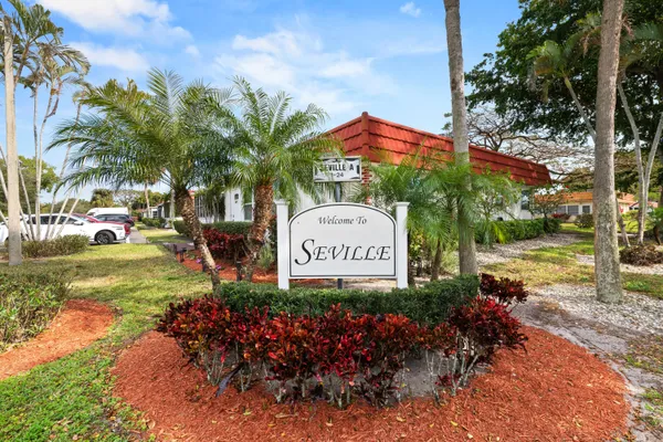 Property Slideshow image 2 of 40 | 4 seville ter 4, Delray Beach, FL, 33446