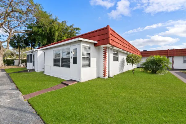 Property Slideshow image 3 of 40 | 4 seville ter 4, Delray Beach, FL, 33446