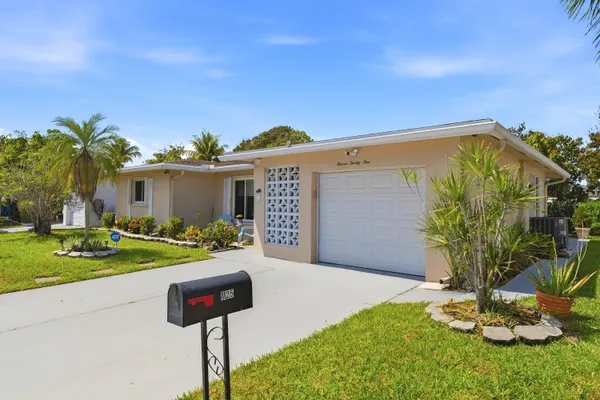 Property Slideshow image 2 of 57 | 1125 n rock island rd, Margate, FL, 33063