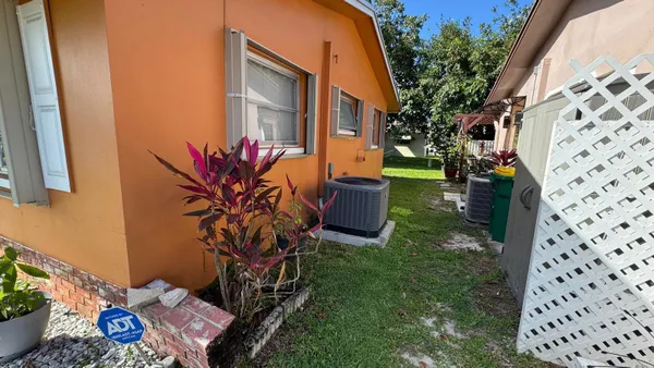 Property Slideshow image 2 of 24 | 4511 nw 45th ct, Tamarac, FL, 33319