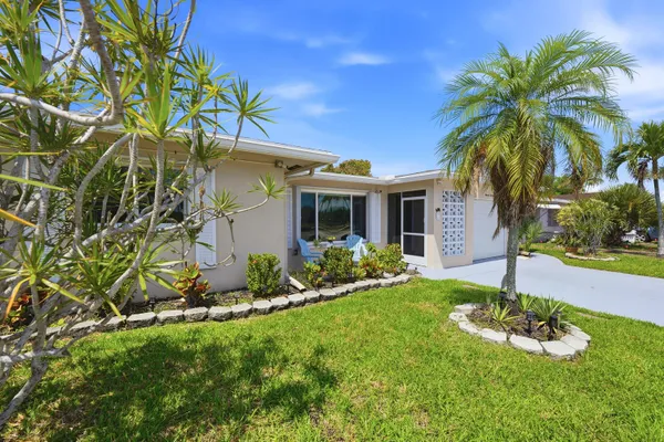 Property Slideshow image 3 of 57 | 1125 n rock island rd, Margate, FL, 33063