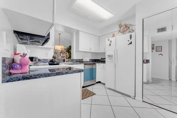 Property Slideshow image 3 of 76 | 7301 amberly ln 101, Delray Beach, FL, 33446