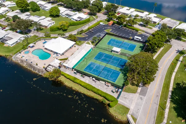 Property Slideshow image 2 of 19 | 1050 nw 90th way, Plantation, FL, 33322