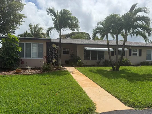 Property Slideshow image 2 of 6 | 1052 n dr b, Delray Beach, FL, 33445