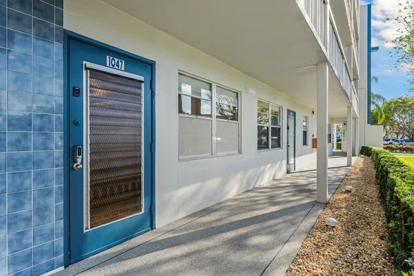 Property Slideshow image 3 of 27 | 1047 lincoln c c, Boca Raton, FL, 33434