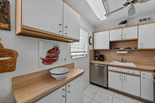 Property Slideshow image 2 of 71 | 21 harwood b b, Deerfield Beach, FL, 33442