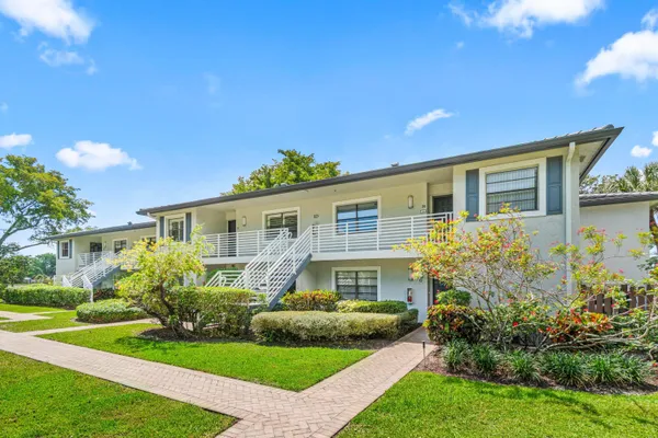 Property Slideshow image 3 of 59 | 10 southport ln f, Boynton Beach, FL, 33436