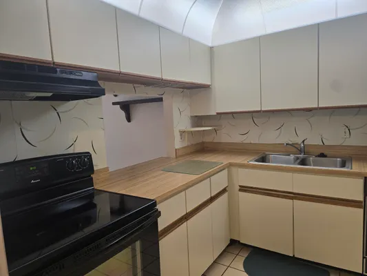 Property Slideshow image 3 of 25 | 150 lake nancy ln 320, West Palm Beach, FL, 33411