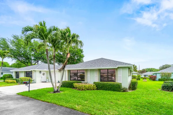 Property Slideshow image 3 of 25 | 9865 pecan tree dr b, Boynton Beach, FL, 33436