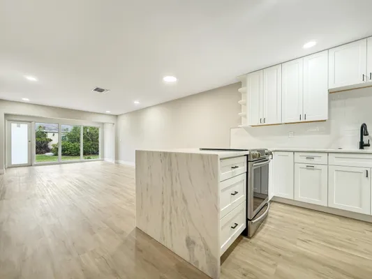 Property Slideshow image 2 of 35 | 13735 flora pl c, Delray Beach, FL, 33484