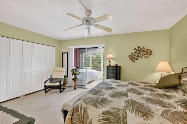 Property Slideshow image 2 of 83 | 2010 farnham, Deerfield Beach, FL, 33442
