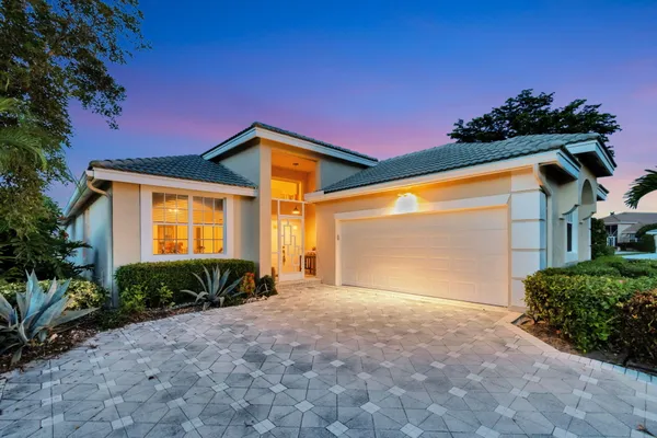 Property Slideshow image 3 of 57 | 11922 fountainside cir, Boynton Beach, FL, 33437