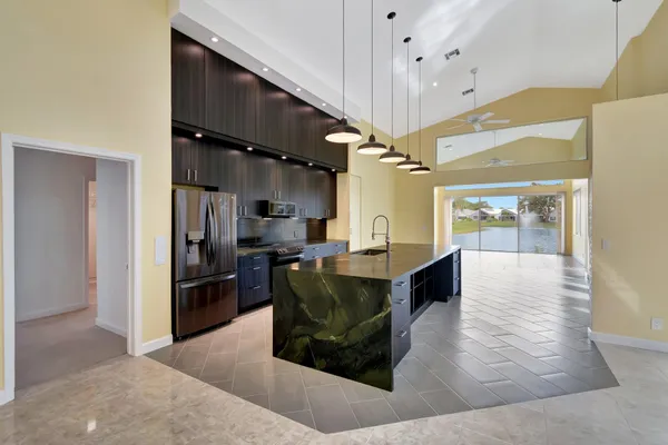 Property Slideshow image 2 of 57 | 11922 fountainside cir, Boynton Beach, FL, 33437