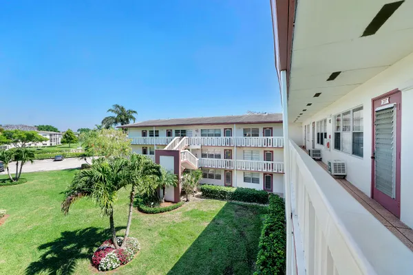 Property Slideshow image 2 of 14 | 281 fanshaw g g, Boca Raton, FL, 33434