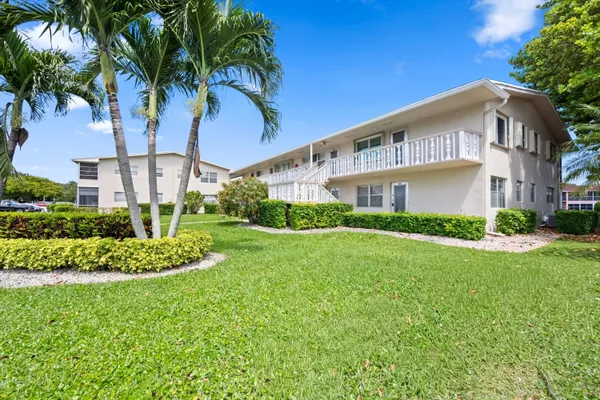 Property Slideshow image 3 of 26 | 165 dorchester h h, West Palm Beach, FL, 33417