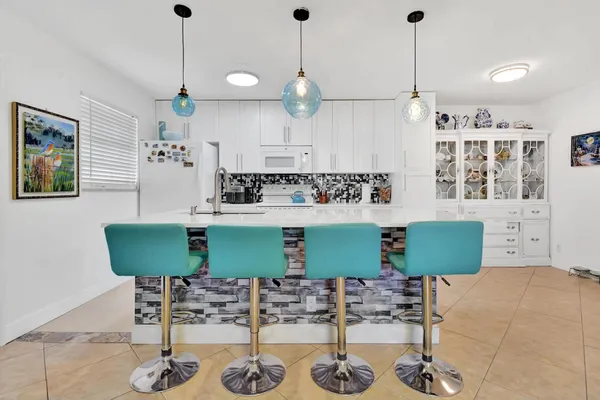 Property Slideshow image 2 of 13 | 1232 club dr d, Delray Beach, FL, 33445