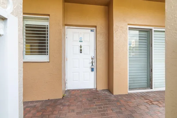Property Slideshow image 2 of 61 | 7623 southampton ter 102, Tamarac, FL, 33321